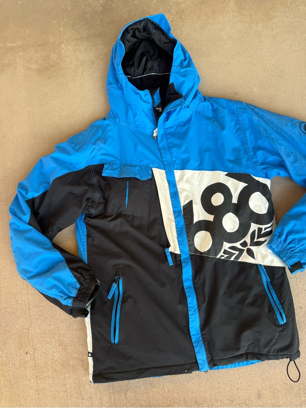 686 Six Eight Six Men’s Waterproof Snowboard Ski Jacket Blue Black – Size L
